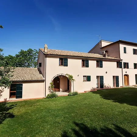 Casale Satriano شقة فندقية *